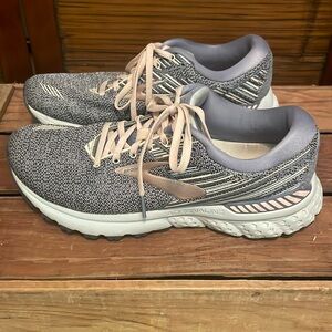 Brooks Women’s size 9.5 Adrenaline shoes - gray and pink